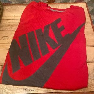 Medium Nike Red Tee
